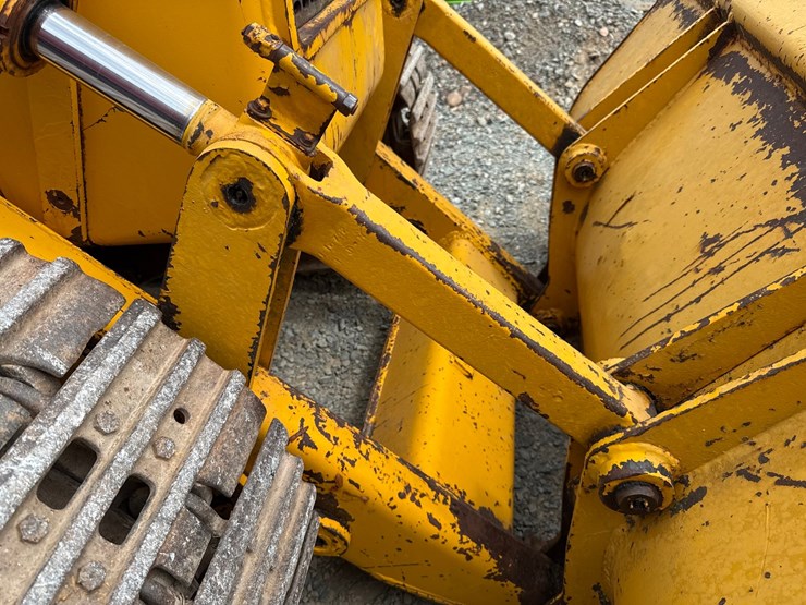 john-deere-450-image-12