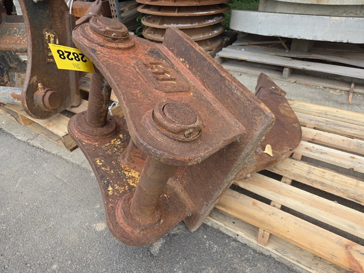 jcb-js220-image-4