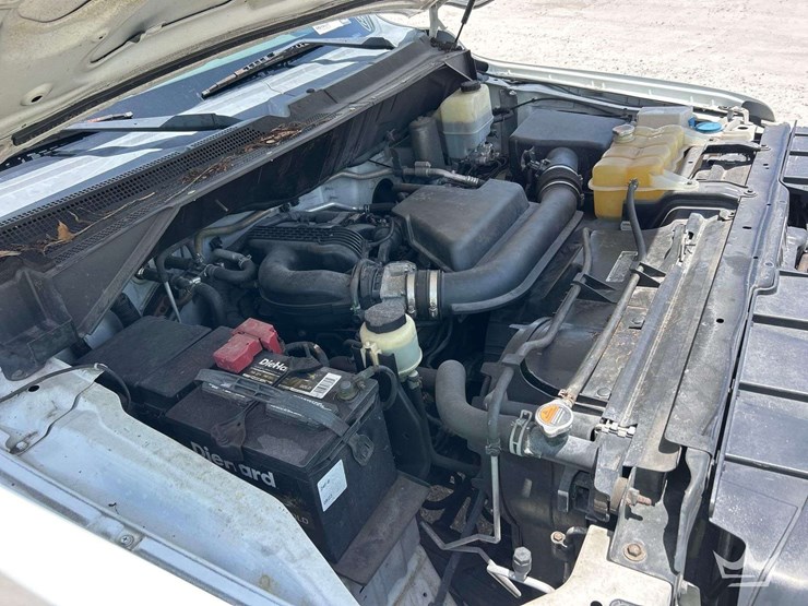 2015-nissan-nv1500-image-9