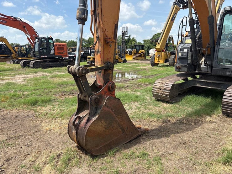 2018-case-cx145dsr-image-11