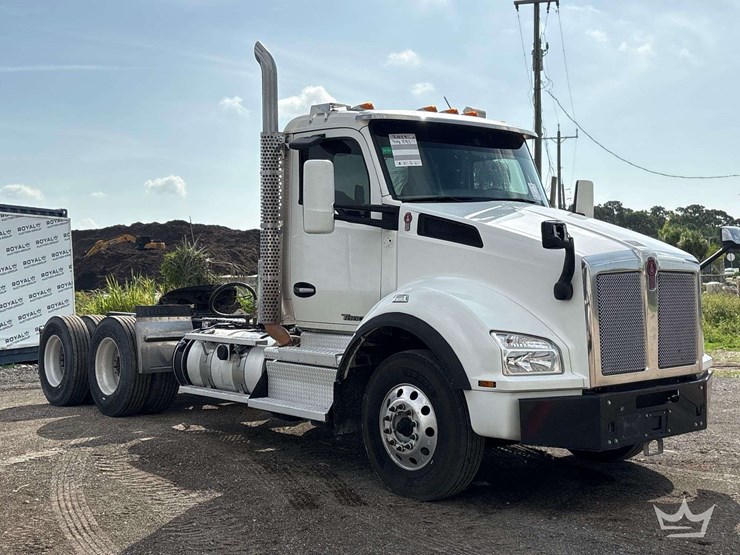 2019-kenworth-t880-image-2