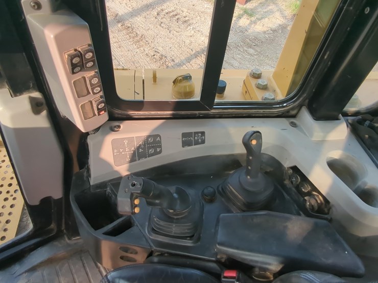 2018-caterpillar-d6t-lgp-image-19