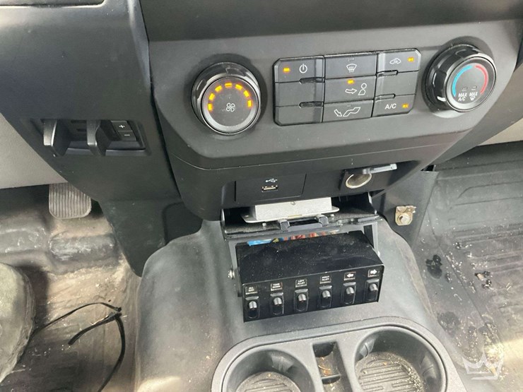 2017-ford-f150-image-15
