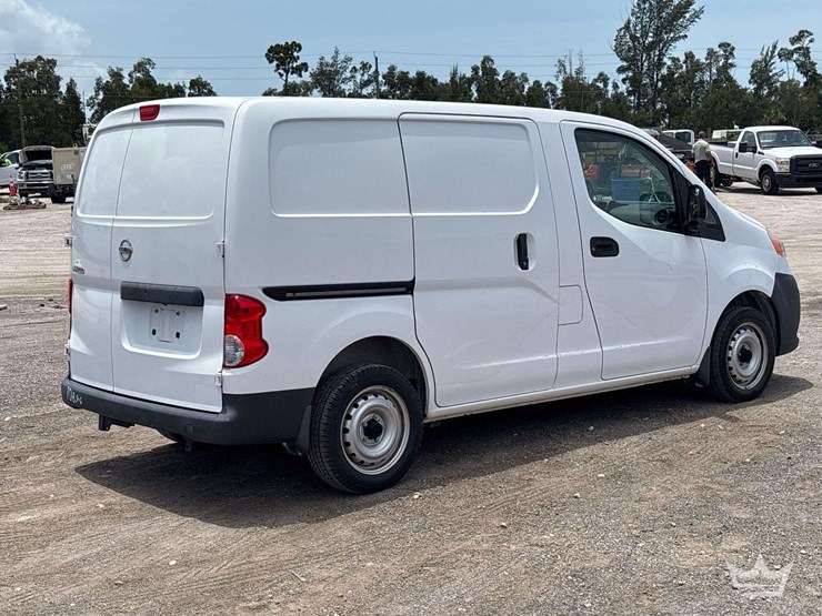 2018-nissan-nv200-image-3