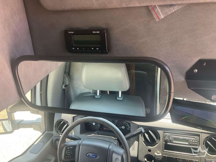 2014-ford-f550-image-17