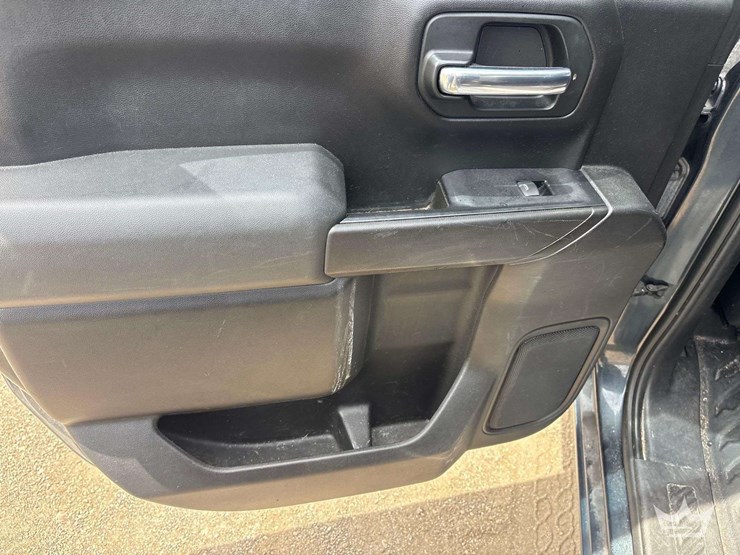 2019-chevrolet-silverado-1500-image-14