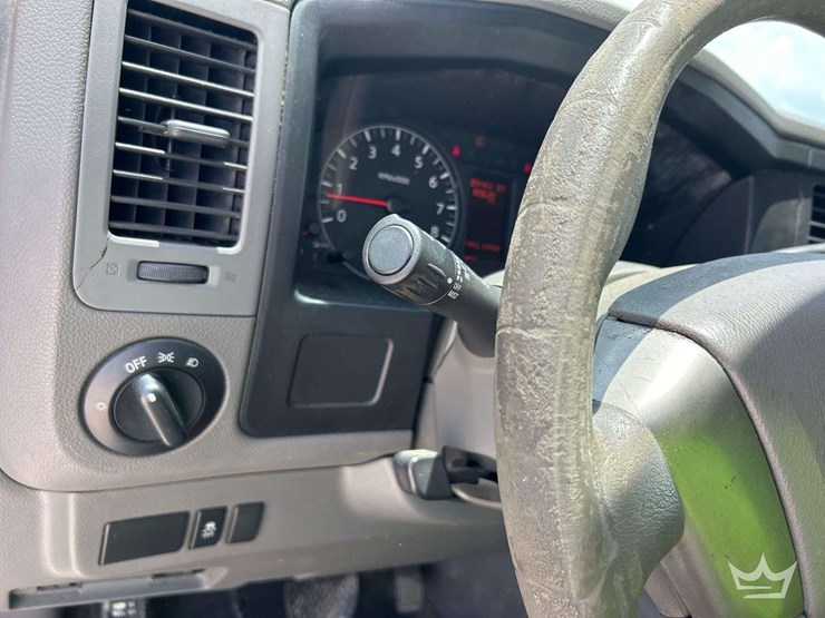 2015-nissan-nv1500-image-20