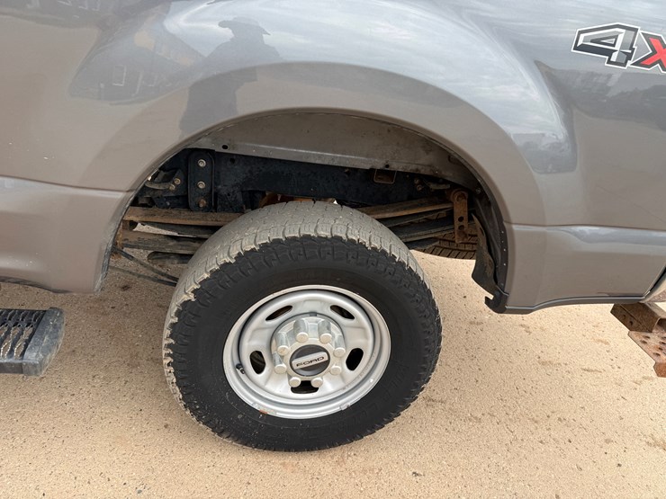 2022-ford-f250-image-10