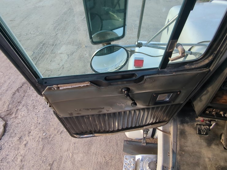 1996-kenworth-t800b-image-14