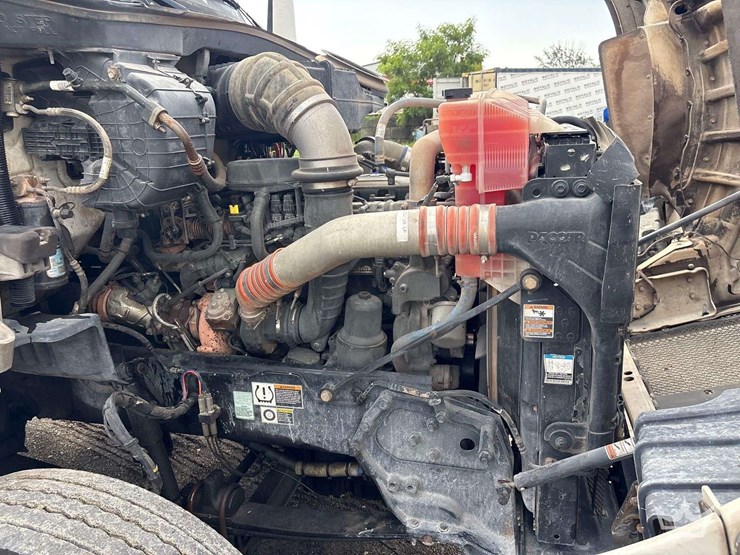 2019-kenworth-t880-image-21