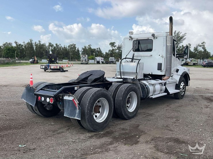 2019-kenworth-t880-image-3