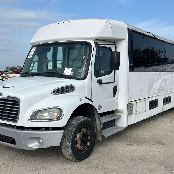 2016 FREIGHTLINER M2 106