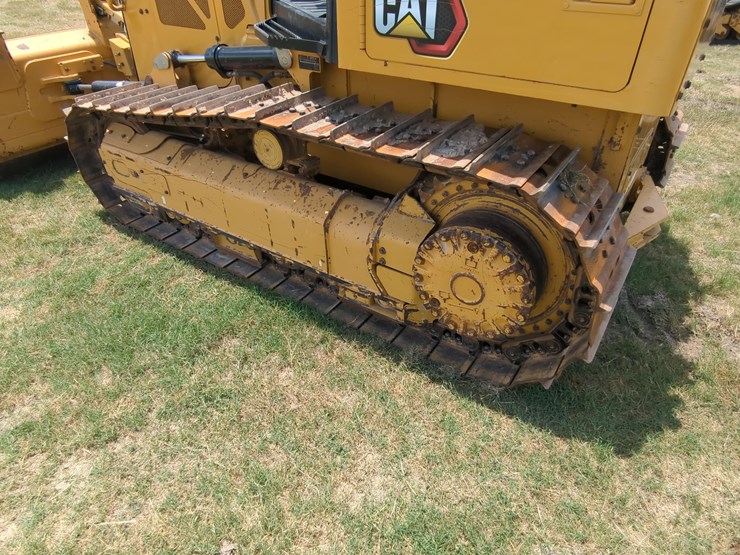 2023-caterpillar-d1-image-14