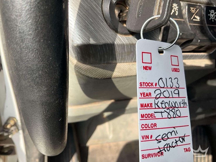 2019-kenworth-t880-image-36