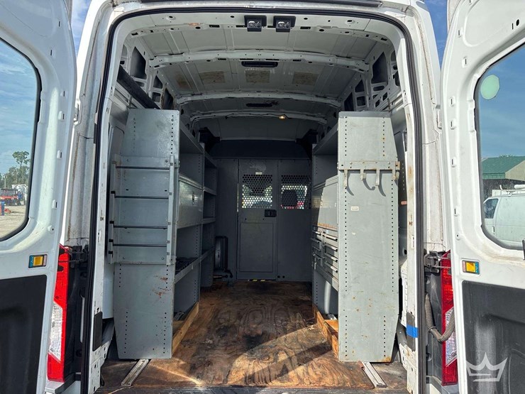 2015-ford-transit-image-19