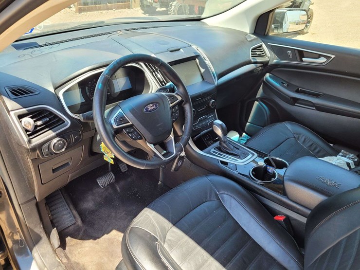 2015-ford-edge-sel-image-13
