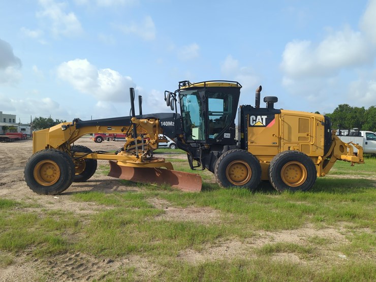 caterpillar-140m2-image-1
