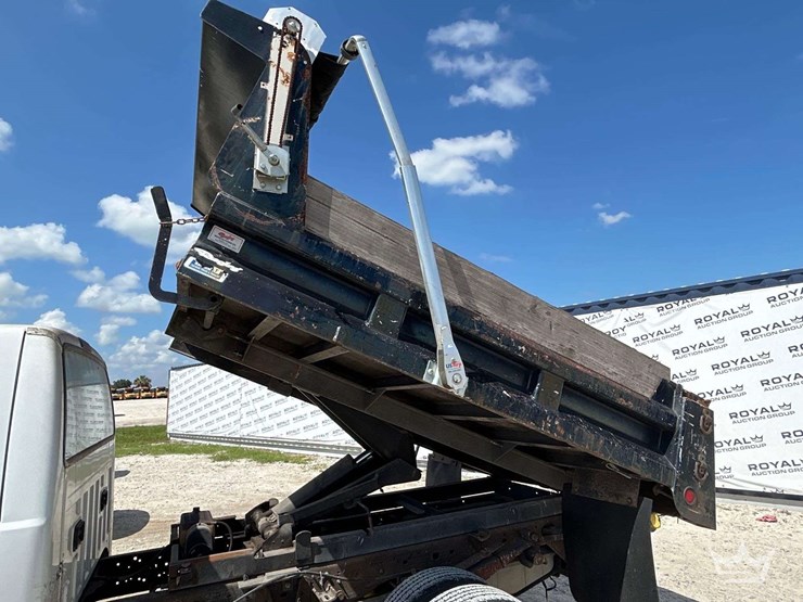 2005-ford-f350-image-11