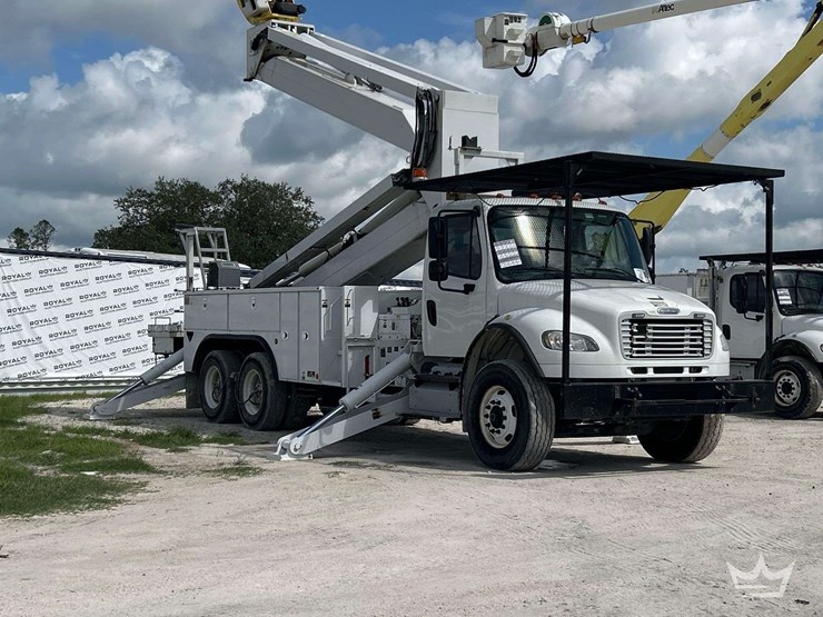 2013-freightliner-m2-106-image-4