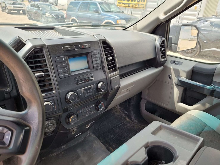 2017-ford-f150-image-13