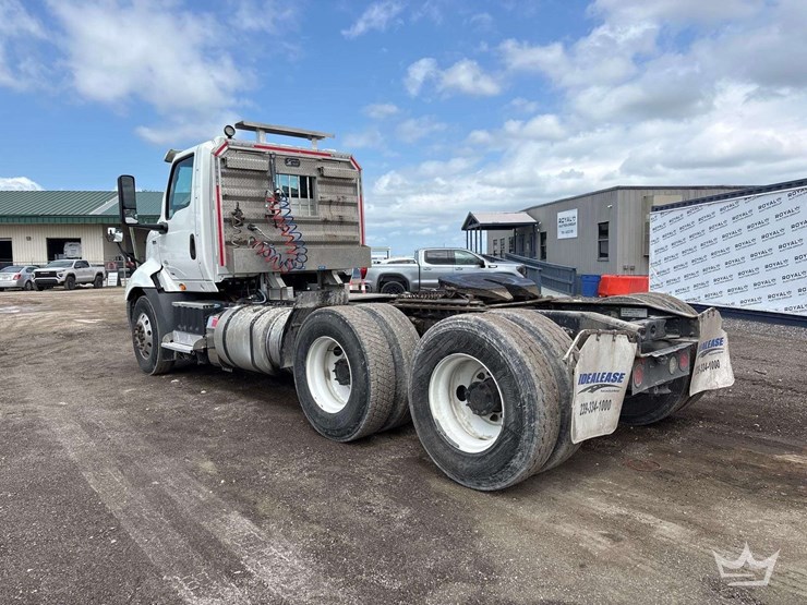 2019-international-rh613-t/a-wet-kit-day-cab-truck-tractor-image-4