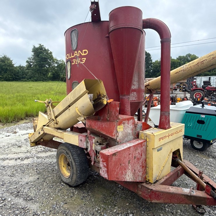 NEW HOLLAND 353