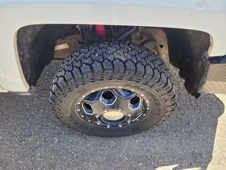2017-chevrolet-silverado-3500-image-6