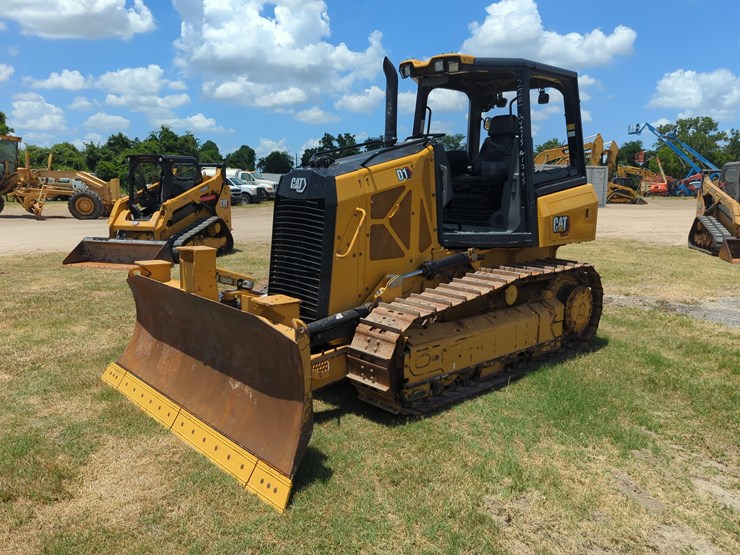 2023-caterpillar-d1-image-2