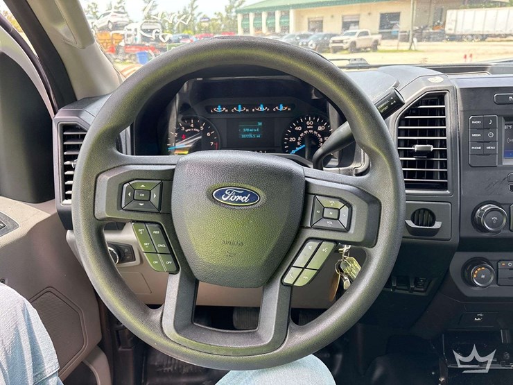 2016-ford-f150-image-17