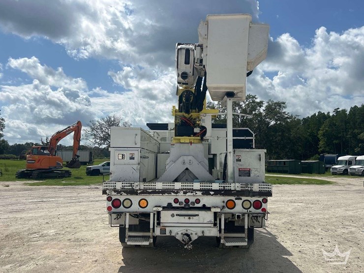 2014-freightliner-m2-106-image-58
