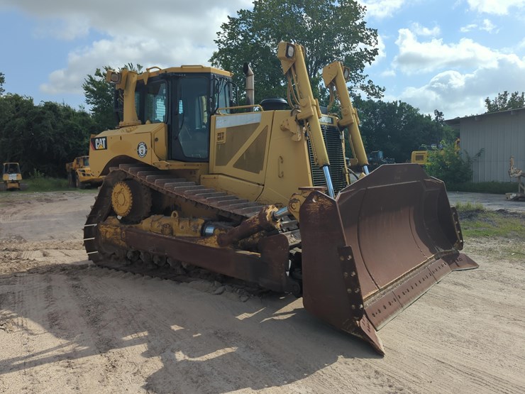 2009-caterpillar-d8t-image-3