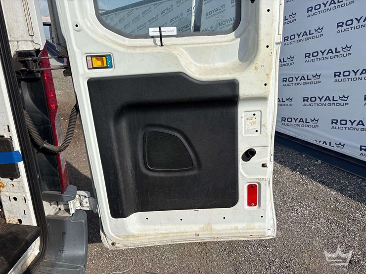 2015-ford-transit-image-21