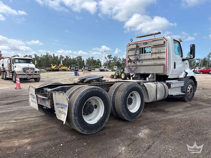 2019-international-rh613-t/a-wet-kit-day-cab-truck-tractor-image-3