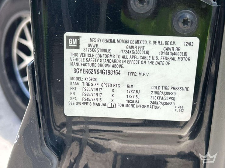 2004-cadillac-escalade-image-5