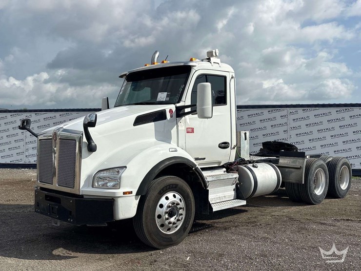 2019-kenworth-t880-image-1