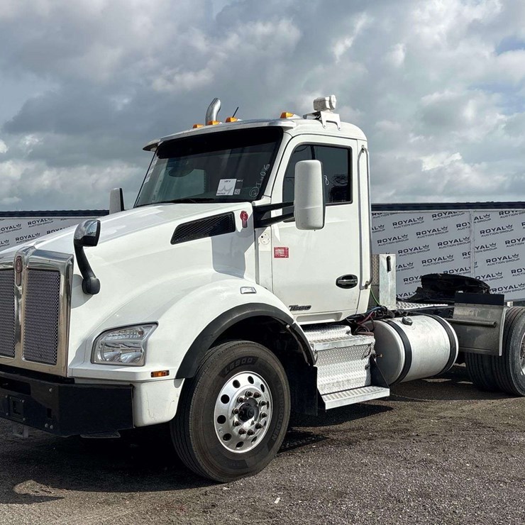 2019 KENWORTH T880