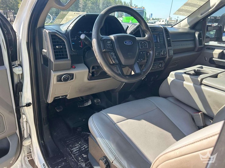 2019-ford-f550-image-12