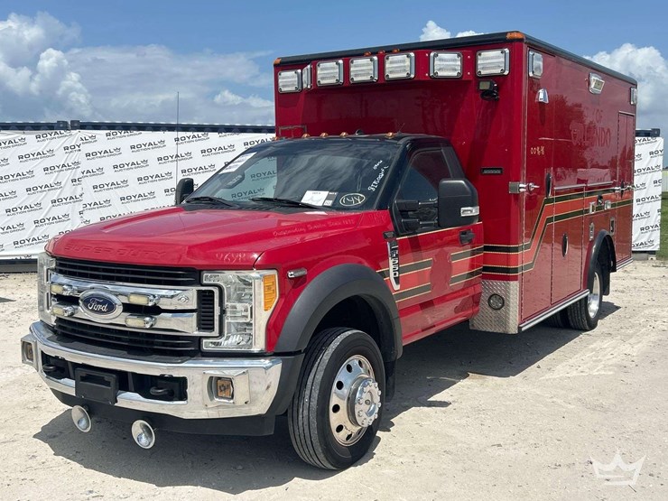 2017-ford-f550-image-1