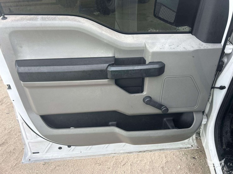 2016-ford-f150-image-11
