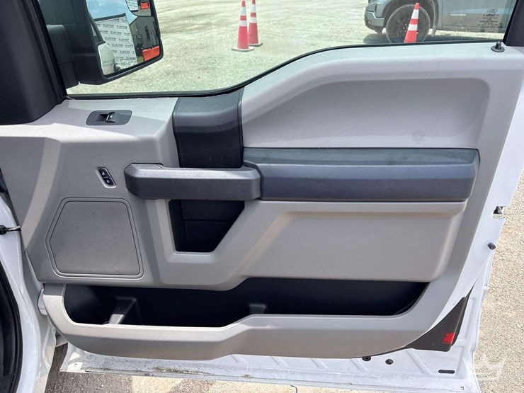 2016-ford-f150-image-22