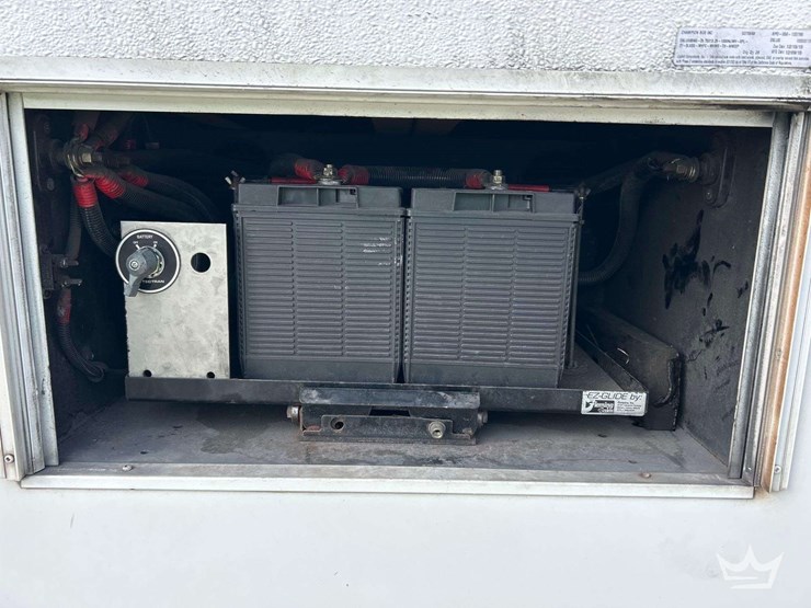 2016-freightliner-m2-106-image-19