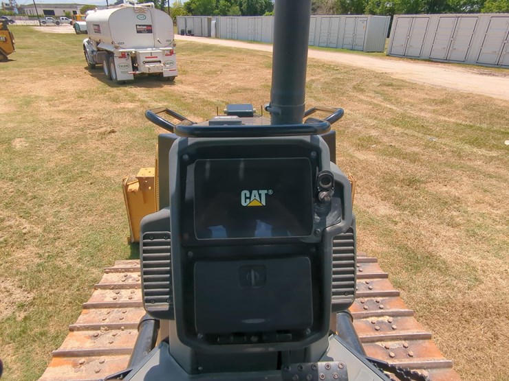 2023-caterpillar-d1-image-22