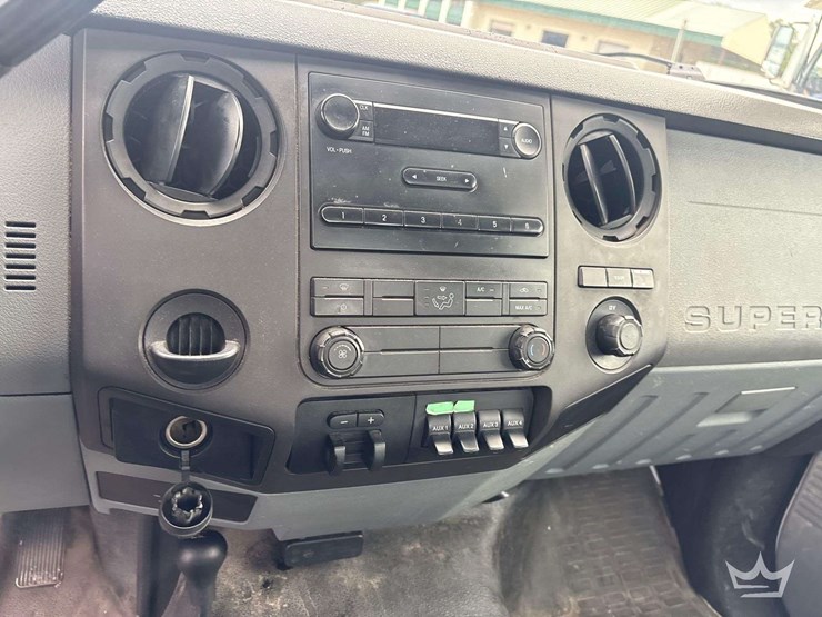 2015-ford-f550-image-21