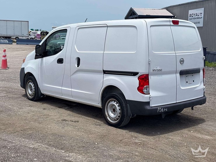 2018-nissan-nv200-image-4