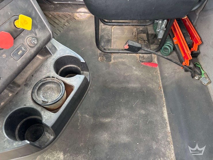 2019-international-rh613-t/a-wet-kit-day-cab-truck-tractor-image-25
