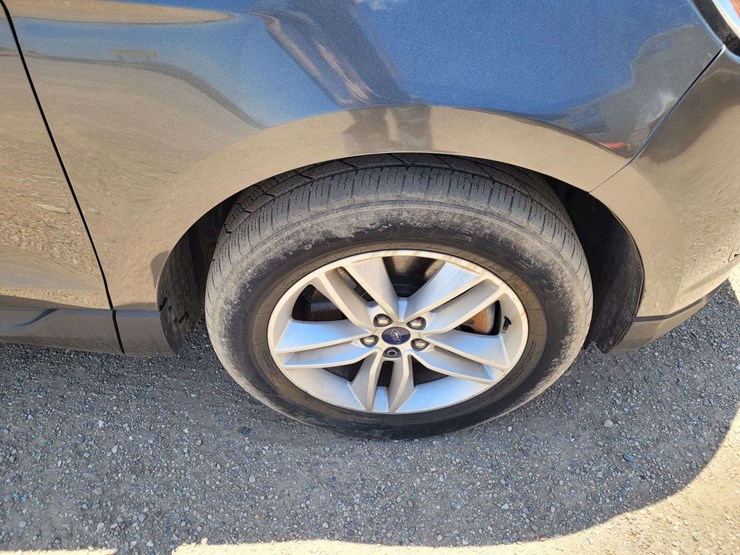 2015-ford-edge-sel-image-3