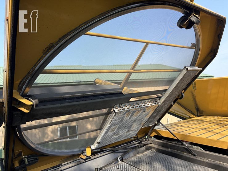 2013-claas-lexion-760-image-32