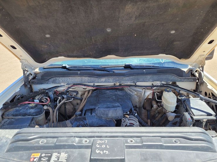 2017-chevrolet-silverado-3500-image-28