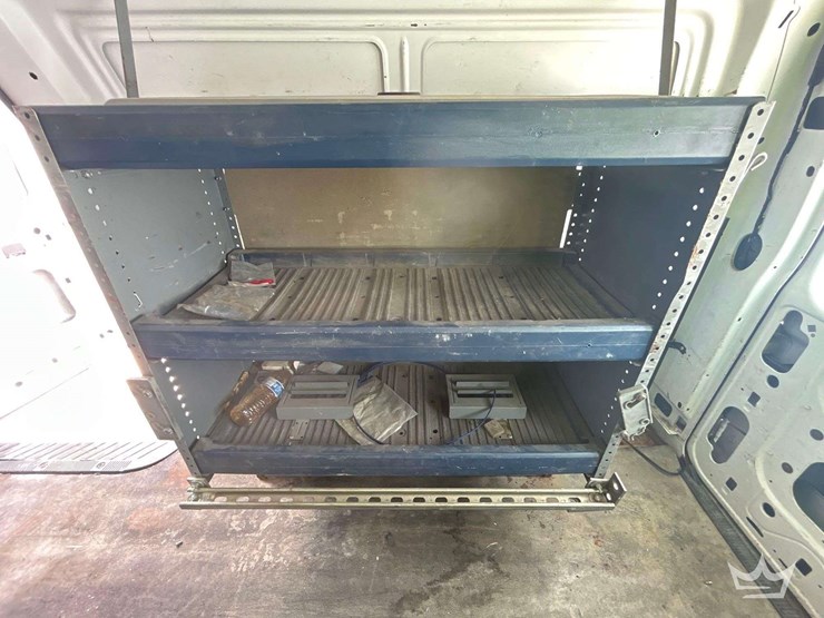 2010-ford-cargo-image-13