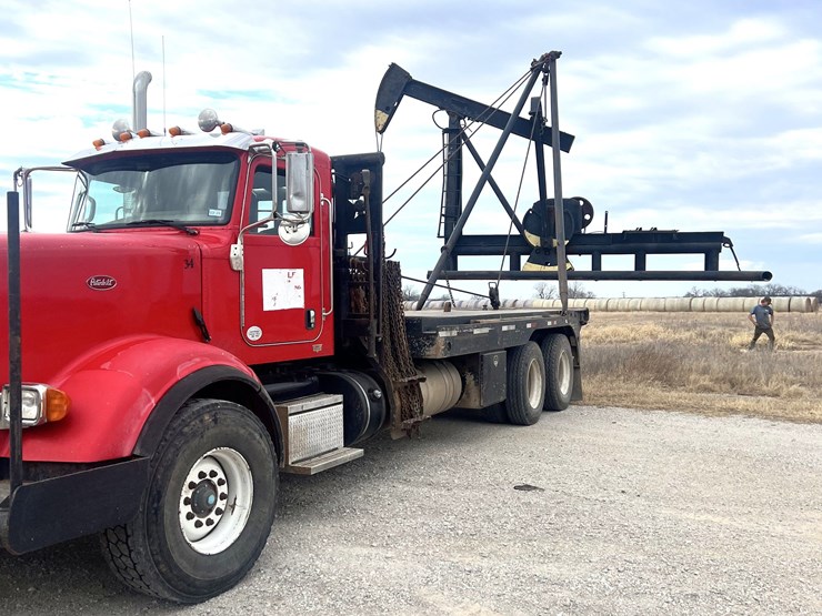 2013-peterbilt-367-image-3